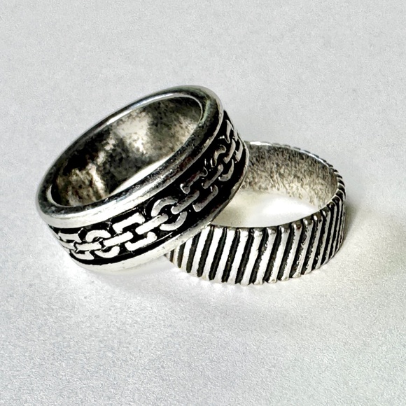 Set of 2 Rings, Size 6 1/2, Vintage Stacking Rings, Silver, Black - Picture 13 of 13